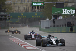 Lewis Hamilton, Mercedes AMG F1 W09, Brendon Hartley, Toro Rosso STR13 Honda, Max Verstappen, Red Bull Racing RB14 Tag Heuer, and Daniel Ricciardo, Red Bull Racing RB14 Tag Heuer