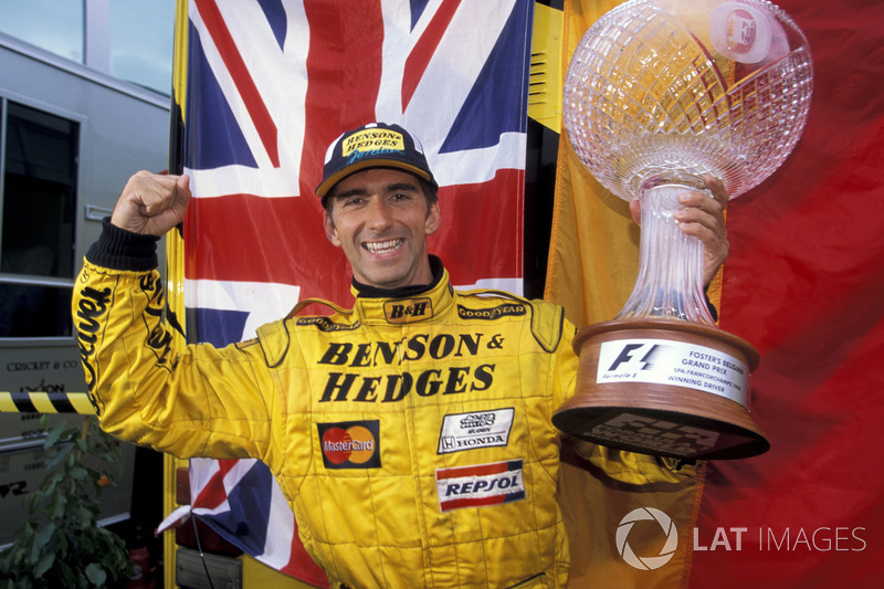 Race winner Damon Hill, Jordan