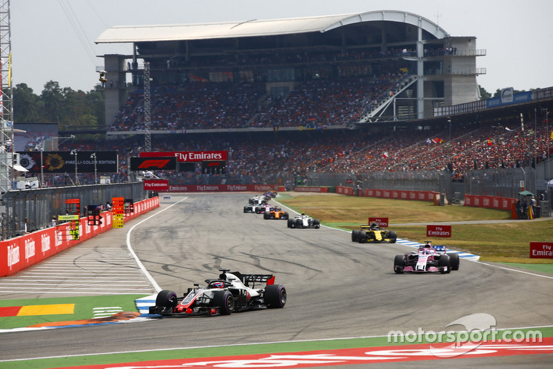 Romain Grosjean, Haas F1 Team VF-18, Sergio Pérez, Force India VJM11, Carlos Sainz Jr., Renault Sport F1 Team R.S. 18 y Charles Leclerc, Sauber C37