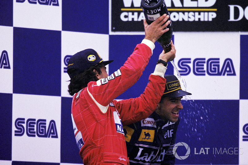 Le vainqueur Ayrton Senna, McLaren, le second Damon Hill, Williams