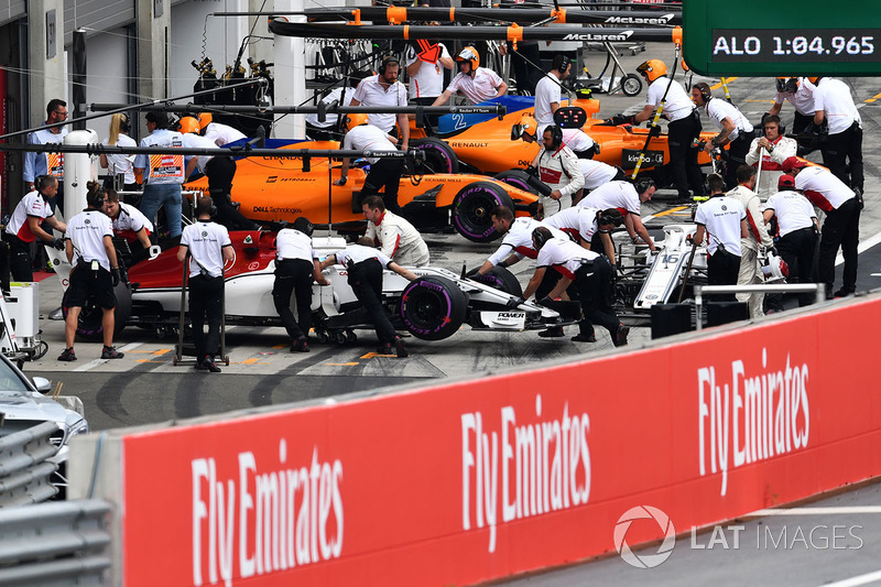 Marcus Ericsson, Sauber C37 et Charles Leclerc, Sauber C37