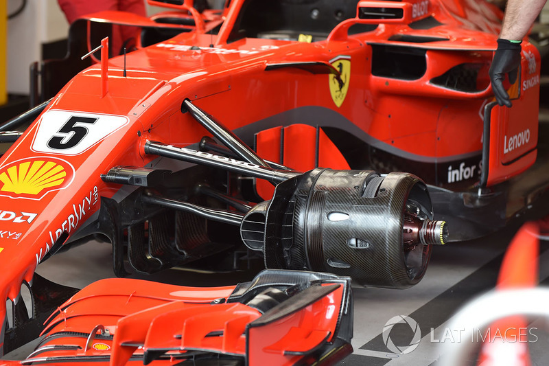 Ferrari SF71H front suspension and wheel hub detail