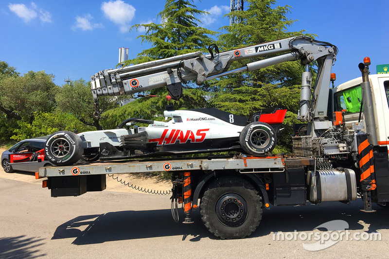 Romain Grosjean, Haas F1 Team VF-18 regresa a los boxes