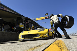 #3 Corvette Racing Chevrolet Corvette C7.R, GTLM: Antonio Garcia, Jan Magnussen, Mike Rockenfeller pit stop