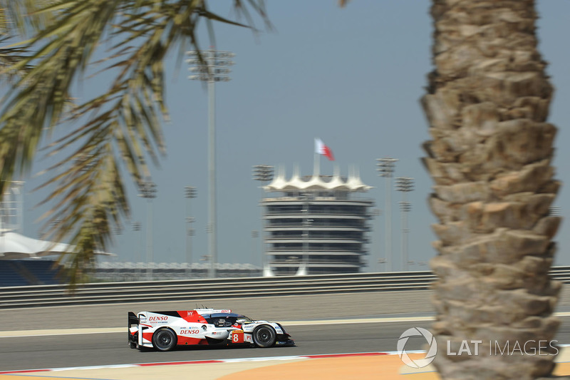 #8 Toyota Gazoo Racing Toyota TS050-Hybrid: Sébastien Buemi, Anthony Davidson, Kazuki Nakajima