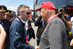 Niki Lauda, presidente no ejecutivo de Mercedes AMG F1 y Herbert Kickl, ministro del Interior de Austria