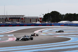 Lewis Hamilton, Mercedes AMG F1 W09, Max Verstappen, Red Bull Racing RB14, Carlos Sainz Jr., Renault Sport F1 Team R.S. 18