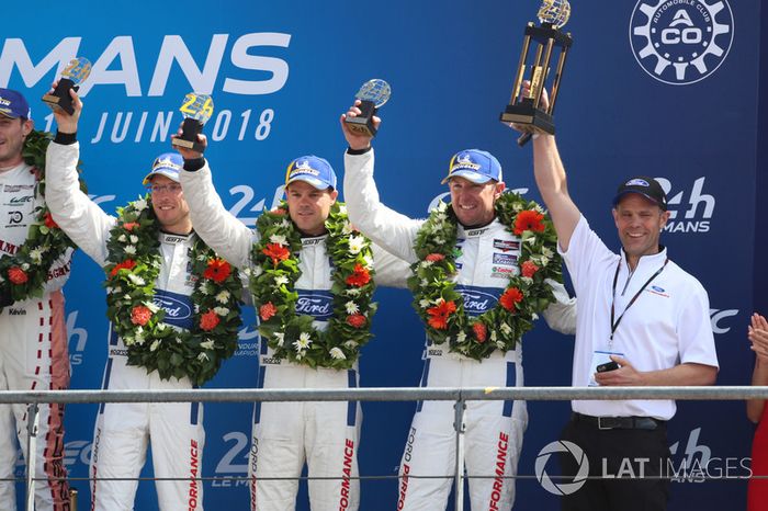 LMGTE Pro podio: tercer lugar Joey Hand, Dirk Müller, Sébastien Bourdais, Ford Chip Ganassi Racing