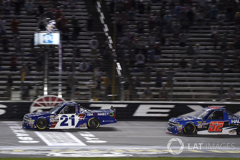 #6: Johnny Sauter vs. Stewart Friesen - 0,092 Sekunden