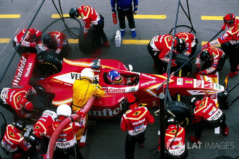 Jacques Villeneuve, Williams FW20, makes a pit stop