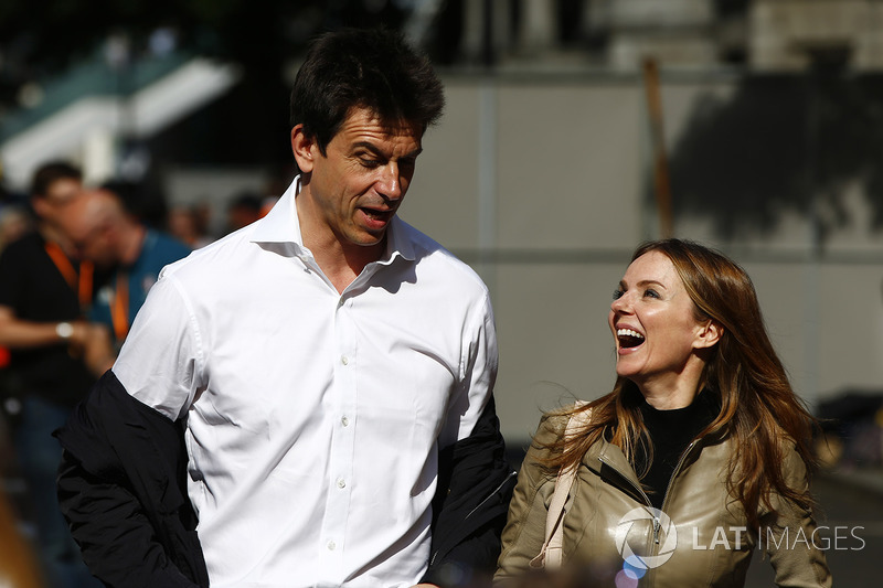 Toto Wolff mit Geri Horner, Ehefrau von Christian Horner