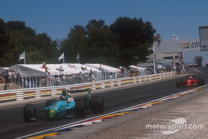 Ivan Capelli, Leyton House CG901 Judd lidera a Alain Prost, Ferrari 641