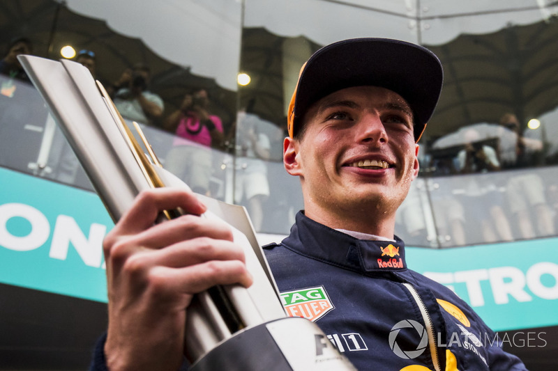 Max Verstappen, Red Bull Racing, race winner, celebrates, his team and his trophy
