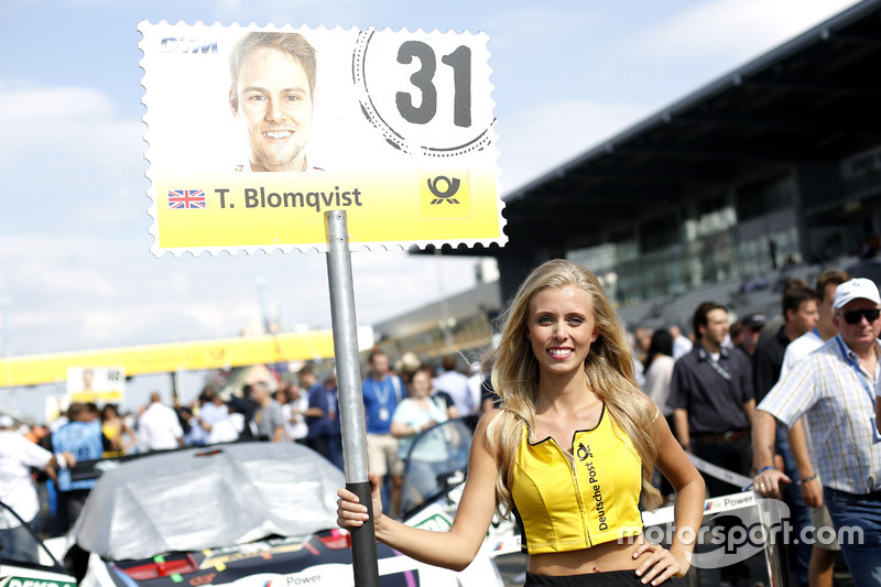 La grid girl di Tom Blomqvist, BMW Team RBM, BMW M4 DTM