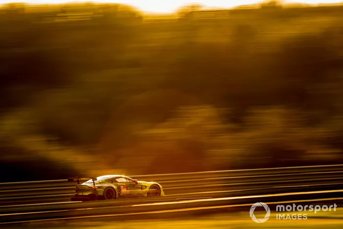 #98 Aston Martin Racing Aston Martin Vantage: Paul Dalla Lana, Augusto Farfus, Ross Gunn
