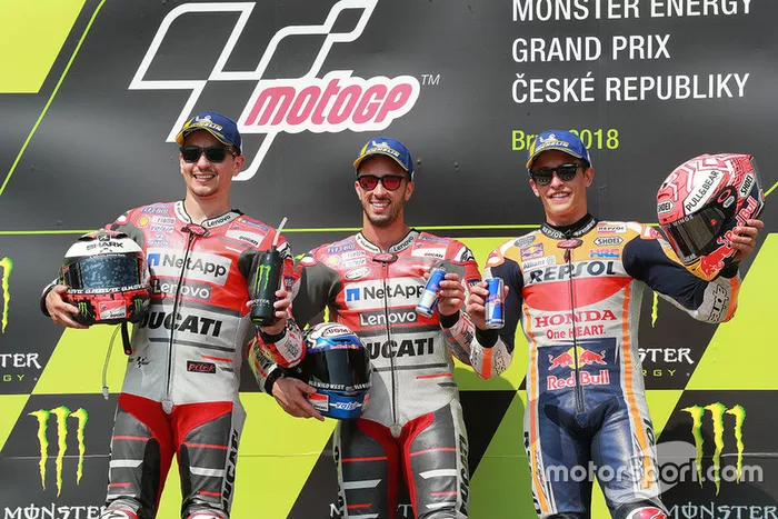 Podio Andrea Dovizioso, Ducati Team, segundo Jorge Lorenzo, Ducati Team, tercera plaza Marc Marquez, Repsol Honda Team
