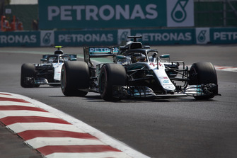 Lewis Hamilton, Mercedes AMG F1 W09 EQ Power+, Valtteri Bottas, Mercedes AMG F1 W09 EQ Power+