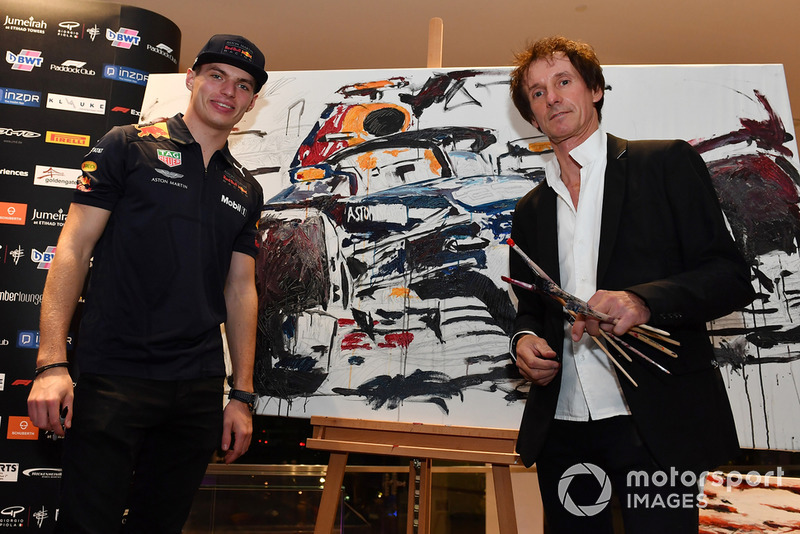 Гран Прі Абу-Дабі: Макс картина Red Bull Racing для благодійного аукціону Wish Foundation Charity Auction