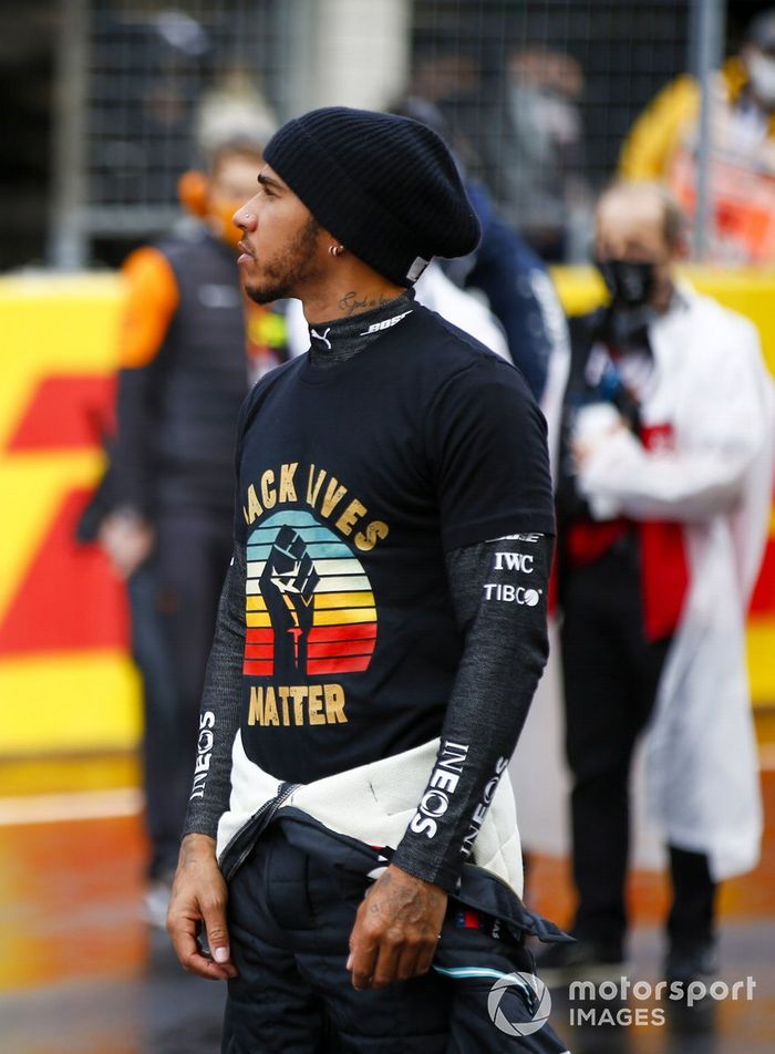 Nicholas Latifi, Williams Racing, y Lewis Hamilton, Mercedes-AMG F1