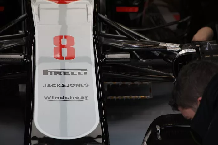 Suspensión delantera del Haas F1 Team VF20