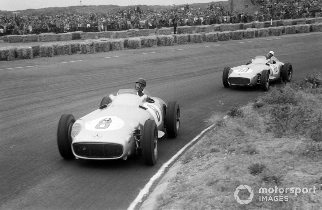 Juan Manuel Fangio, Mercedes W196, lidera Stirling Moss, Mercedes W196
