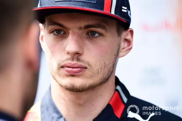Max Verstappen, Red Bull Racing, parla con i media