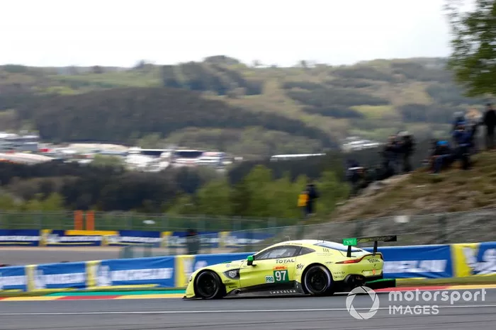 #97 Aston Martin Racing Aston Martin Vantage AMR: Alex Lynn, Maxime Martin