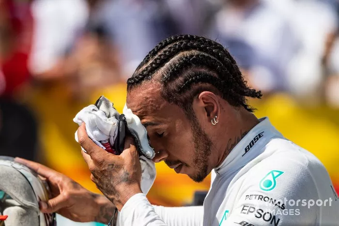 Ganador Lewis Hamilton, Mercedes AMG F1, celebra en Parc Ferme