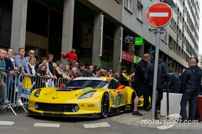 #63 Corvette Racing Chevrolet Corvette C7.R: Jan Magnussen, Antonio Garcia, Mike Rockenfeller