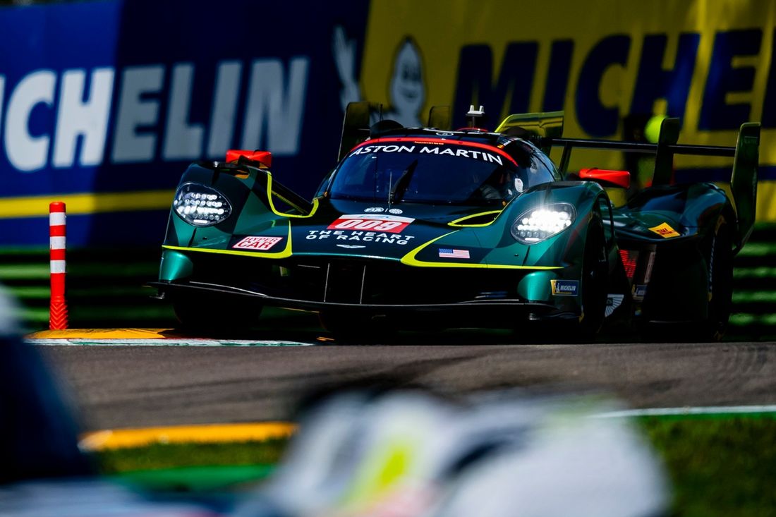 #009 Aston Martin Thor Team Aston Martin Valkyrie: Alex Riberas, Marco Sorensen