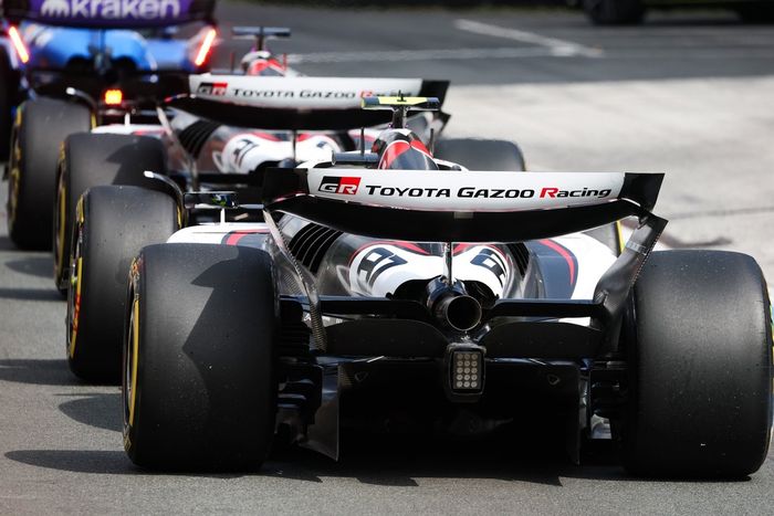 Esteban Ocon, Haas F1 Team, Oliver Bearman, Haas F1 Team