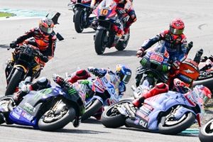 Brad Binder, Red Bull KTM Factory Racing, Jack Miller, Red Bull KTM Factory Racing, Fabio Quartararo, Yamaha Factory Racing Crash