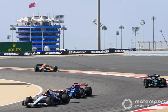 Yuki Tsunoda, AlphaTauri AT04, Logan Sargeant, Williams FW45, Lewis Hamilton, Mercedes F1 W14, Sergio Pérez, Red Bull Racing RB19