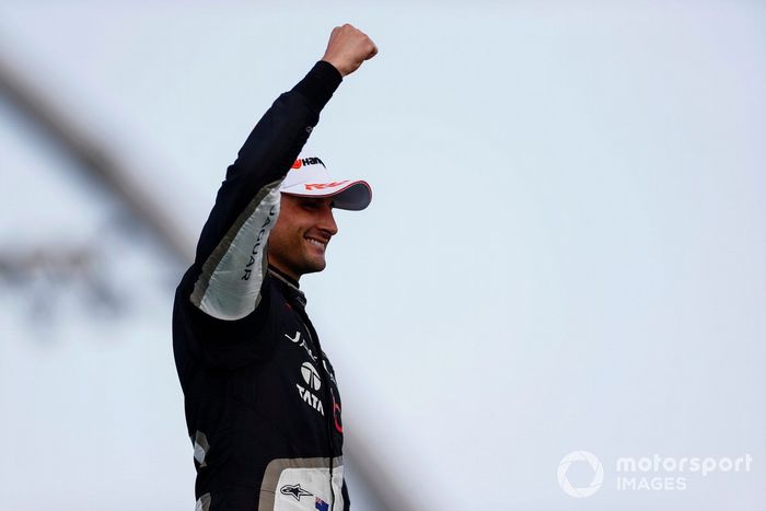 Mitch Evans, Jaguar Racing , 1ª posición, celebra en el podio