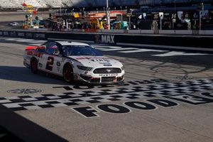 Brad Keselowski, Team Penske Ford crosses the finish line