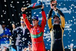 Lucas di Grassi, ABT Schaeffler Audi Sport y Jean-Eric Vergne, Techeetah, celebran en el podio