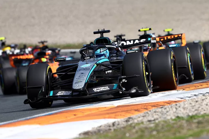 Lando Norris, McLaren, George Russell, Mercedes