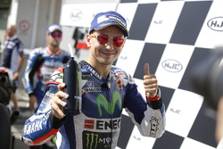 Tweede Jorge Lorenzo, Yamaha Factory Racing in parc ferme