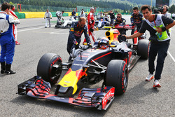 Max Verstappen, Red Bull Racing RB12 en la parilla