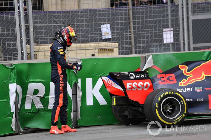 Accidente de Max Verstappen, Red Bull Racing RB14