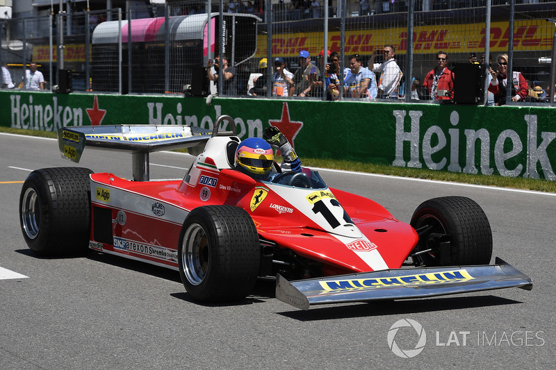 Jacques Villeneuve, conduce el Ferrari 312T3 en el cual su padre ganó el GP de Canadá de 1978