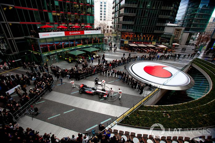 6: Un McLaren a pedazitos