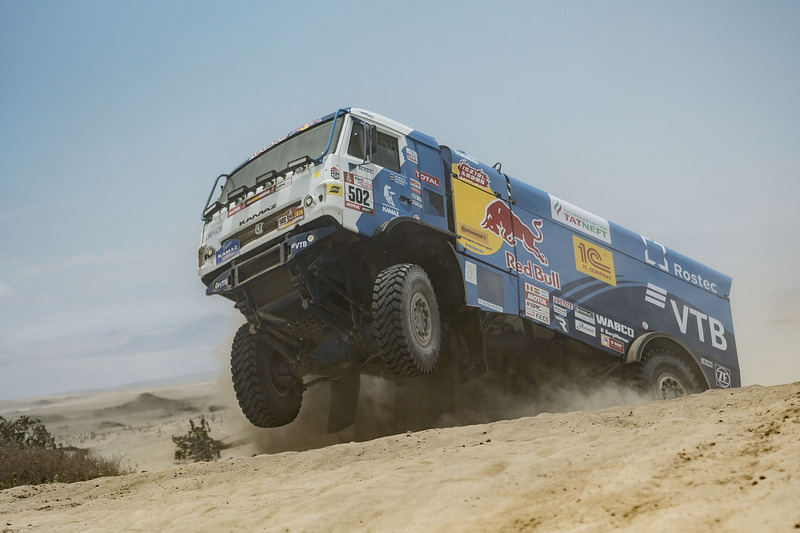 #502 Team Kamaz Master: Dmitry Sotnikov, Ruslan Akhmadeev, Ilnur Mustafin