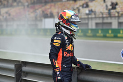 Даніель Ріккардо, Red Bull Racing, зупинився на трасі