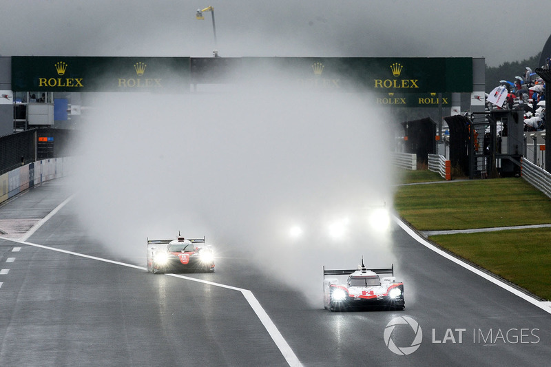 #2 Porsche Team Porsche 919 Hybrid: Timo Bernhard, Earl Bamber, Brendon Hartley, #8 Toyota Gazoo Rac