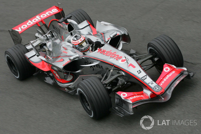 Em 2007, após conquistar dois títulos mundiais pela Renault, Alonso se transferiu para a McLaren e terminou o campeonato em terceiro