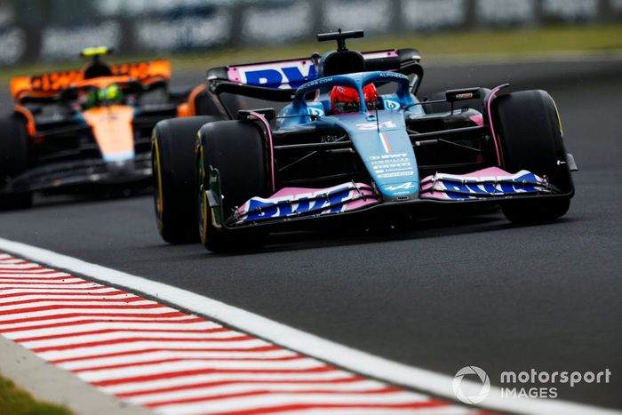 Esteban Ocon, Alpine A523, Lando Norris, McLaren MCL60