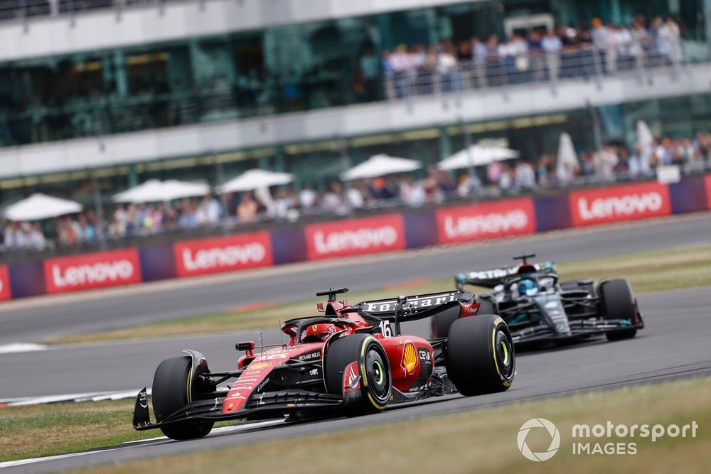 Charles Leclerc, Ferrari SF-23, George Russell, Mercedes F1 W14