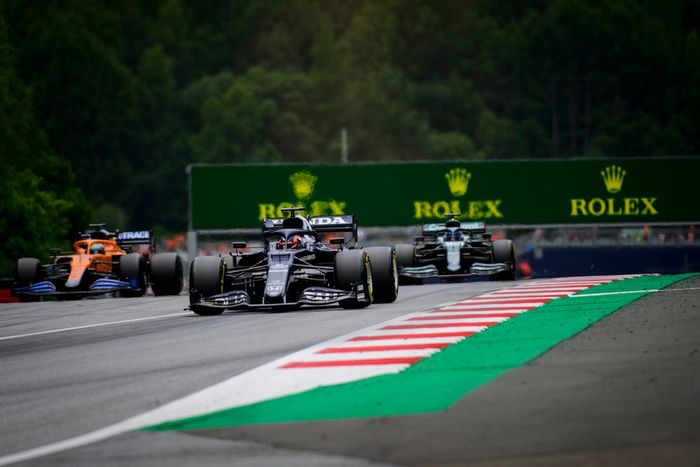 Yuki Tsunoda, AlphaTauri AT02, Daniel Ricciardo, McLaren MCL35M, Lance Stroll, Aston Martin AMR21