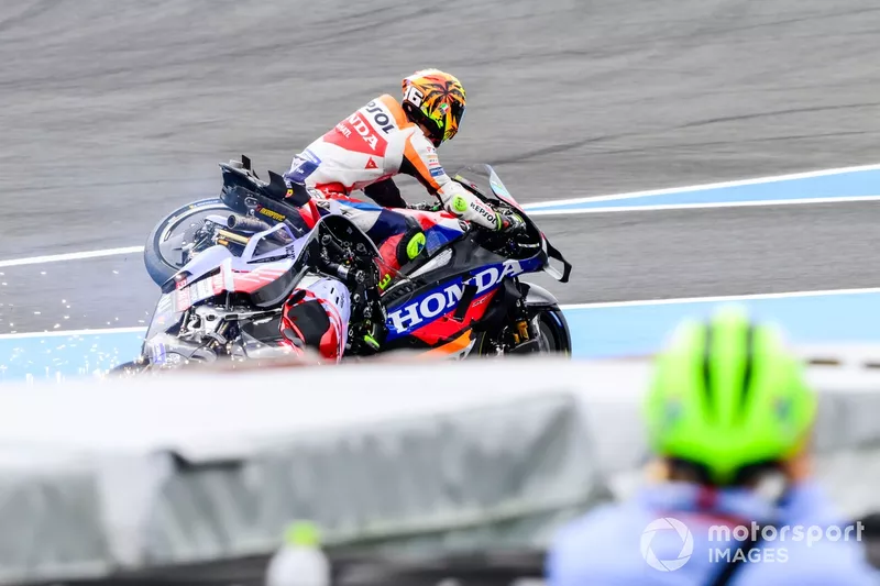 Joan Mir, Repsol Honda Team, Alex Marquez, Gresini Racing crash